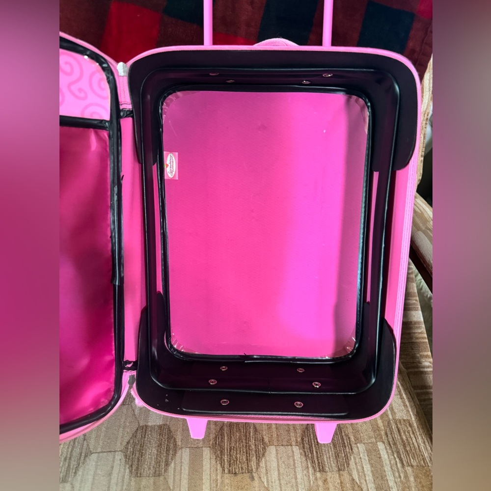 Strawberry Shortcake child’s carryon - Picture 3 of 5